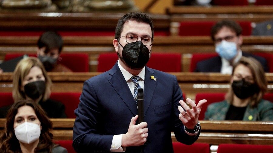 El president de la Generalitat, Pere Aragonès, durant la sessió de control al Parlament