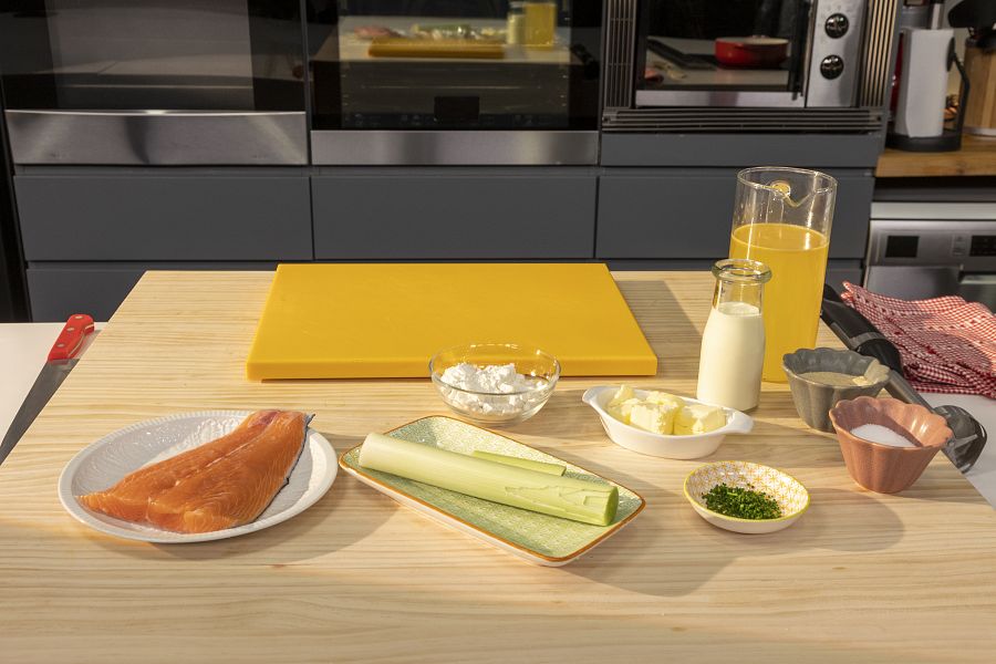 Ingredientes crema de salmón y puerro