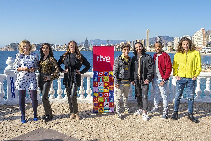 María Eizaguirre, con Azúcar Moreno y Unique