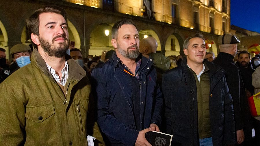 Santiago Abascal, junto al candidato de Vox en Castilla y León, Juan García-Gallardo, en un acto electoral en Ávila.