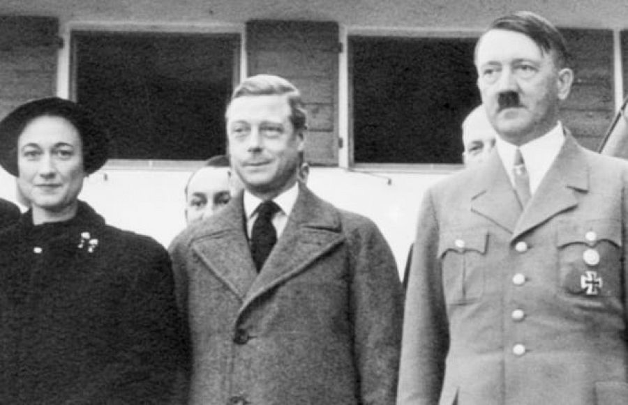 Antes de la guerra, el ya ex rey Eduardo VIII y Wallis Simpson frecuentaban a autoridades nazis y visitaron a Hitler en su refugio de Baviera