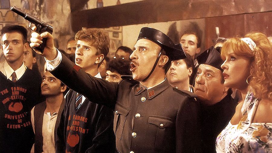 Amanece que no es poco (1989)