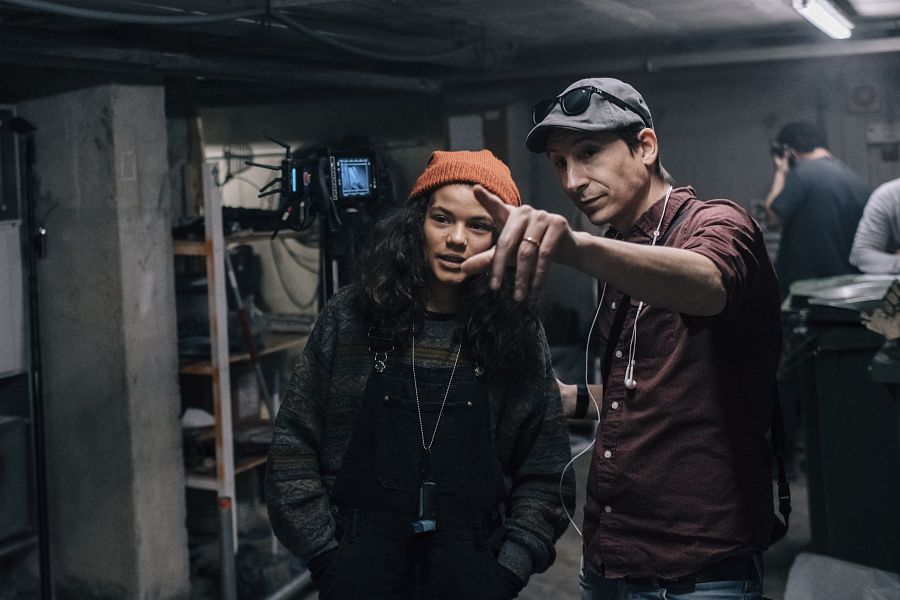 Alejandro Suárez Lozano dirigiendo en el rodaje de 'Kepler Sexto B'