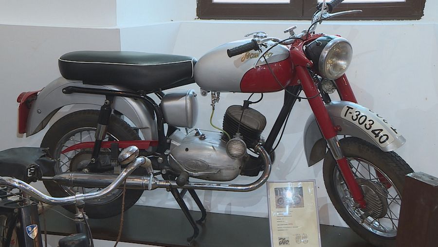 Motocicleta expuesta en el Museo de la Moto de Esguevillas de Esgueva (Valladolid)