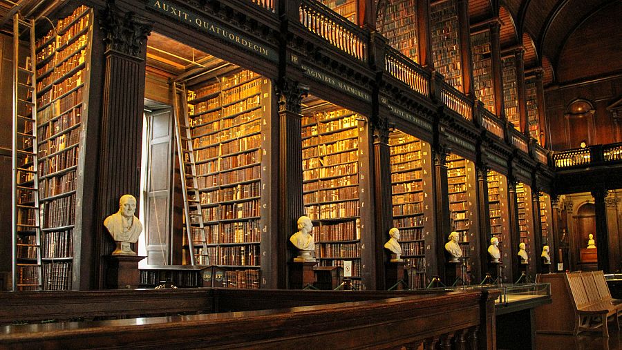 La sala Larga de la antigua biblioteca Del Trinity College, en Dublín.