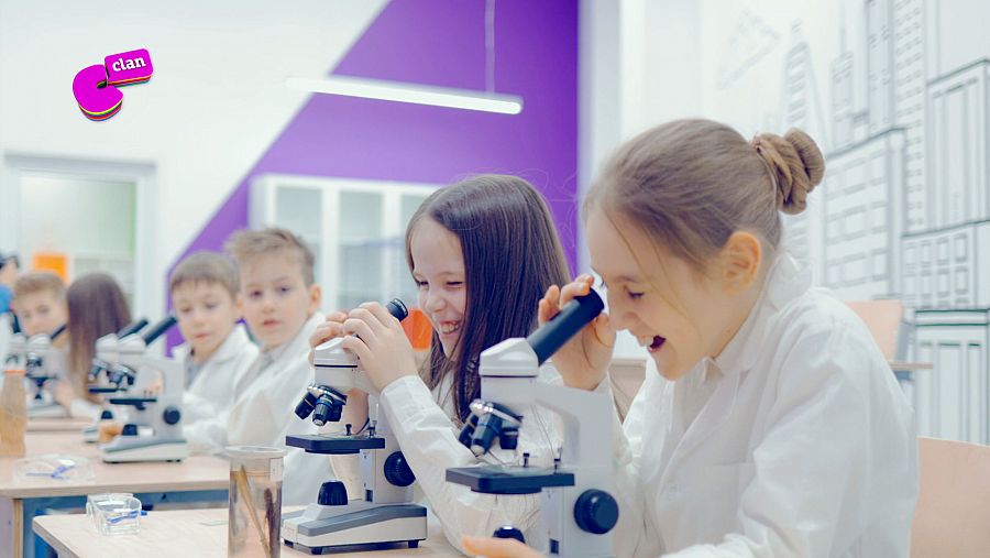 Las niñas en la ciencia, protagonistas en Clan