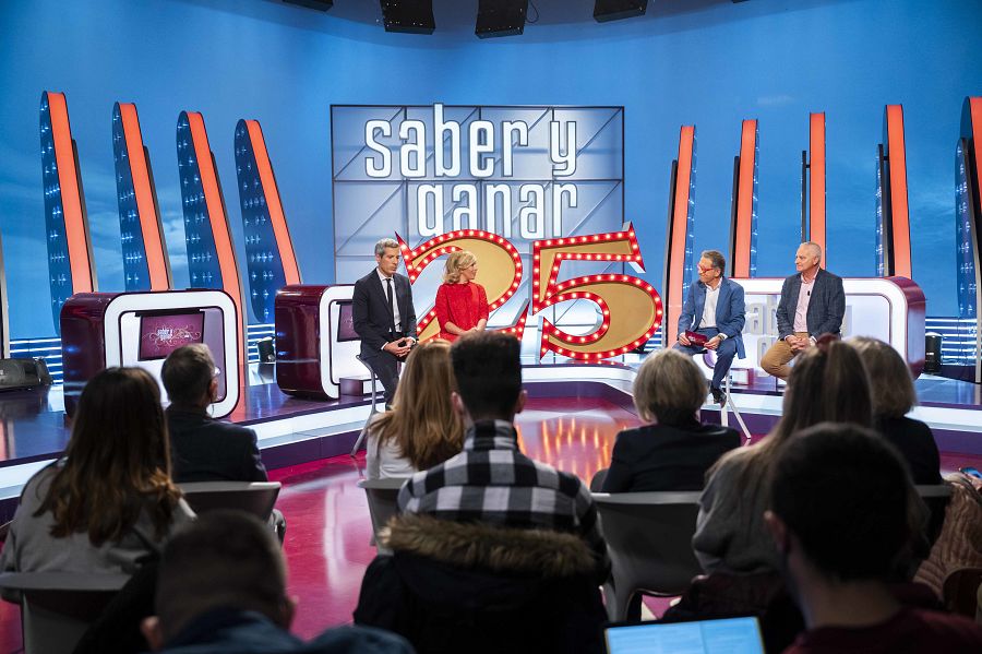Rueda de prensa en el plató de saber y ganar