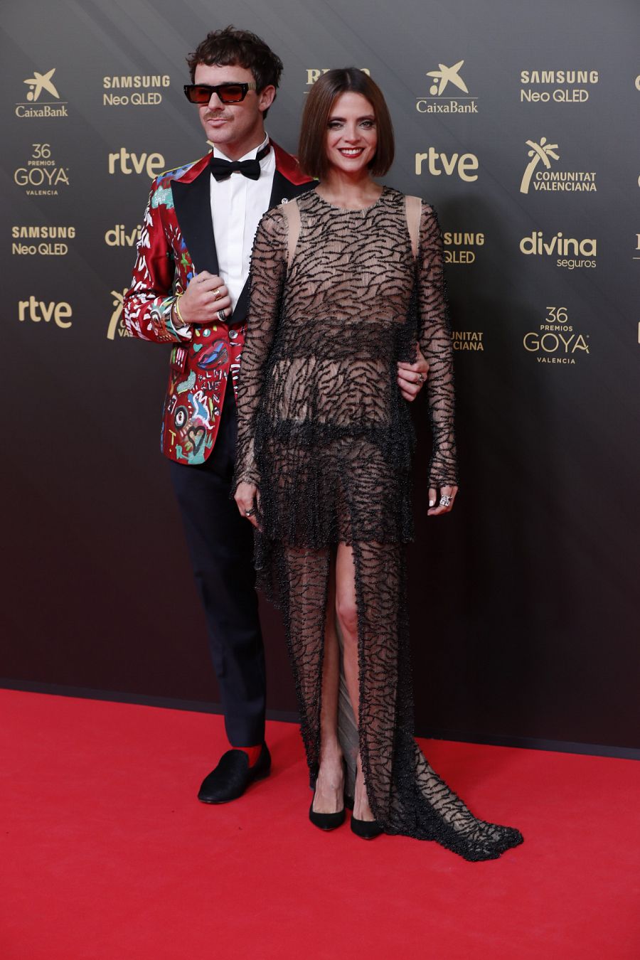 Macarena Gómez y Aldo Comas posan en la alfombra roja de los Premios Goya 2022