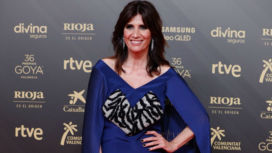 Elia Galera posa en la alfombra roja de los Premios Goya 2022