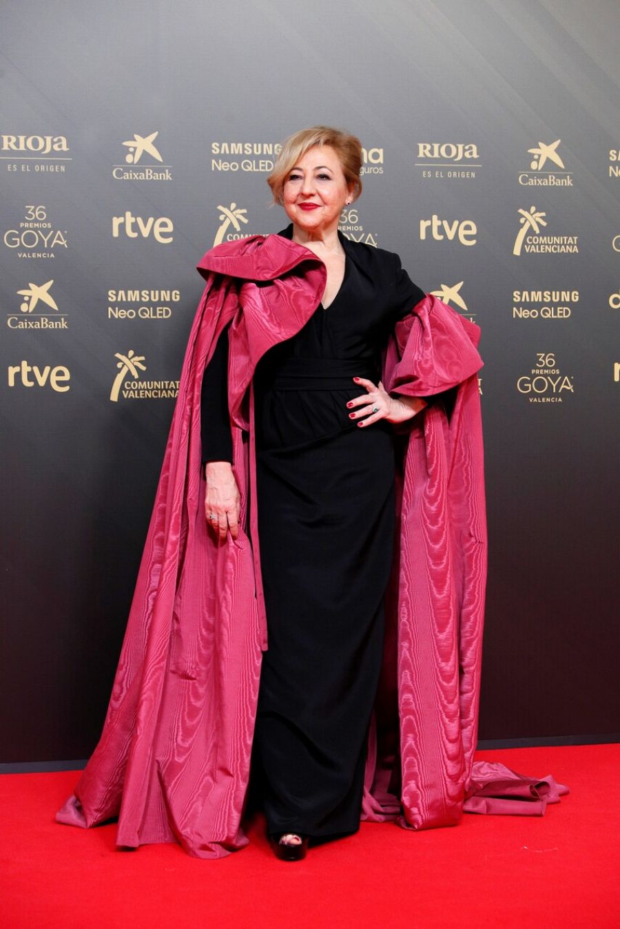 Carmen Machi posa en la alfombra roja de los Premios Goya 2022