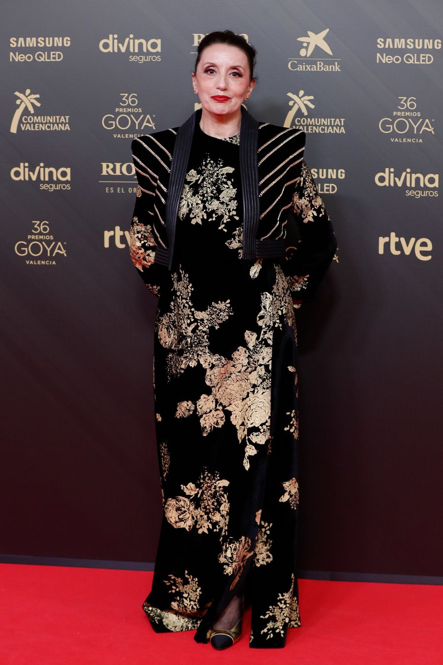 Luz Casal en la alfombra roja de los Premios Goya 2022