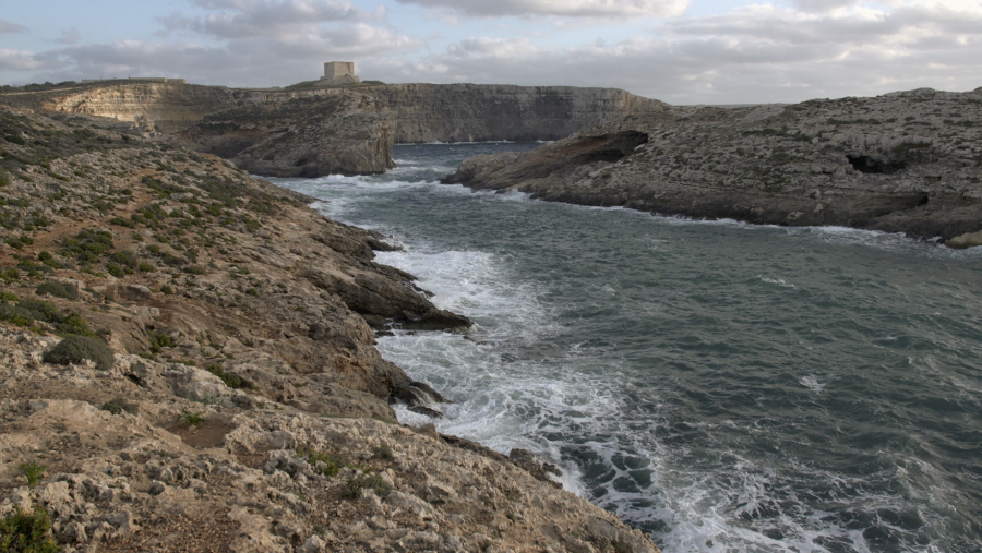 Els mestres catalans de l'Orde de Malta van fortificar les costes i van aixecar torres de guaita pel perill a una invasió o als pirates