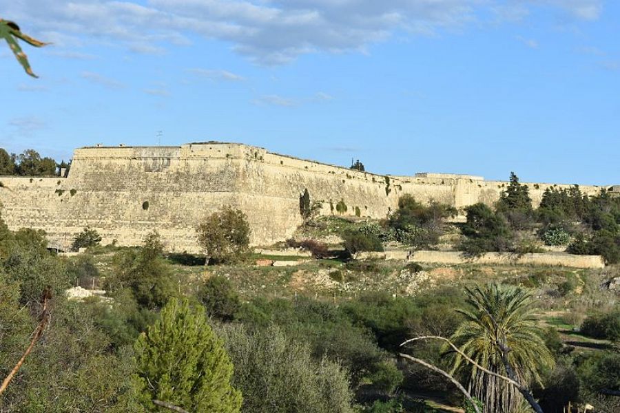 El mallorquí Nicolau Cotoner va fer ampliar les fortificacions de mar: aquest conjunt arquitectònic es coneix a Malta com La Cotonera