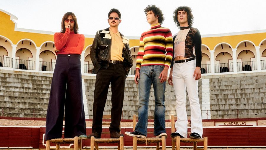 Inc son Kevin Castellano (voz y bajo), Ángel Vela (guitarra), Edu Hirschfeld (teclado) y Lluisen Capafons (batería).