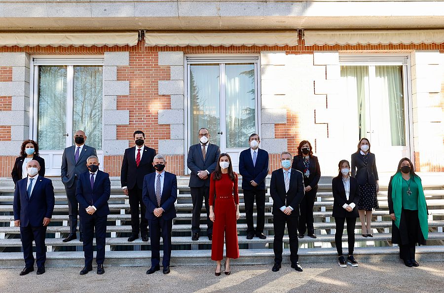 profesionales del sector público audiovisual y del sector educativo de Iberoamerica con la Reina