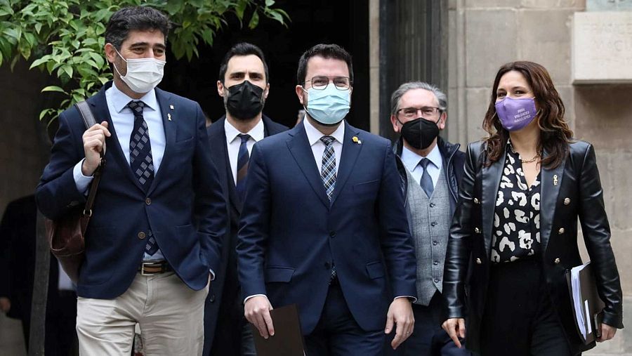 Pere Aragonès al capdavant dels consellers de l'executiu català