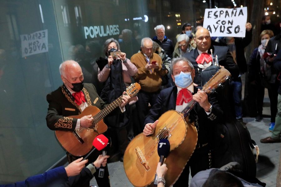 Un grupo de 'mariachis' contratados de forma anónima en Génova