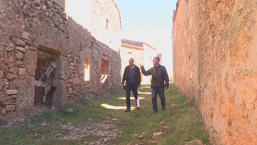 Faustino Calderon documenta pueblos abandonados en su blog