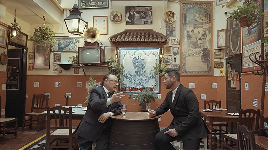 Miguel Poveda entrevista a Fosforito en Caminos del flamenco