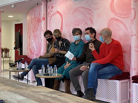 El equipo de 'El Golem', durante la presentación de la obra, este miércoles, en el Teatro María Guerrero.