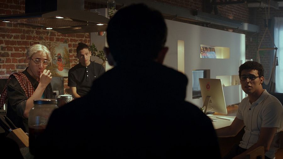 Los compañeros de Lux en Stalk