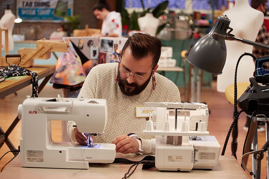 Jesús, uno de los aprendices de Maestros de la Costura