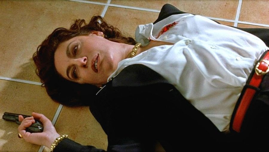 Charo López en 'Kika' (1993), de Pedro Almodóvar