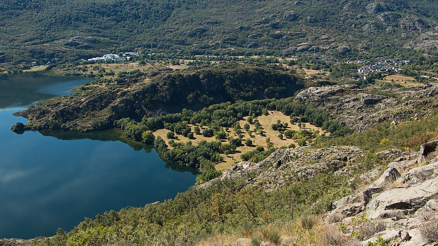 Pueblos de Ribadelago Nuevo y Ribadelago Viejo en el Lago de Sanabria.