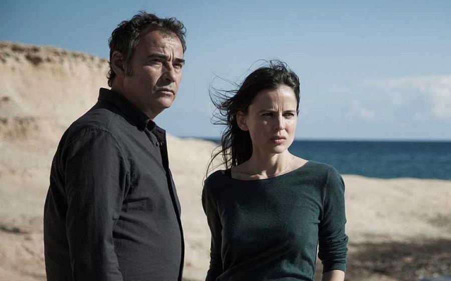 Eduard Fernández y Elena Anaya protagonizan 'Lejos del mar'