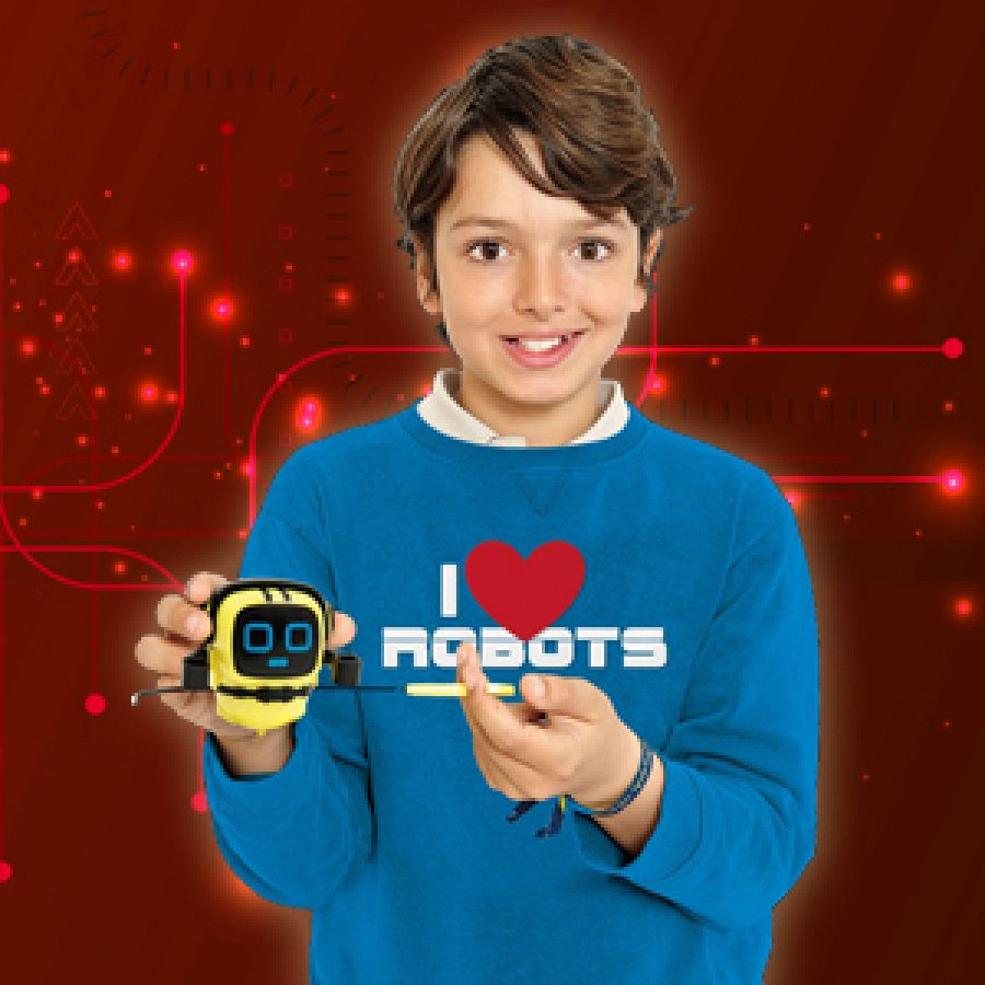 Revista Clan Abril 2022 - Niño con regalo robot-peonza