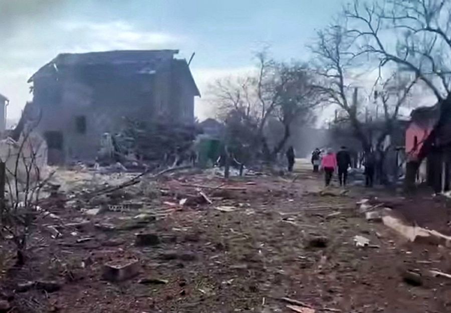 Mariúpol: Destrozos tras impactar un cohete en un área residencial