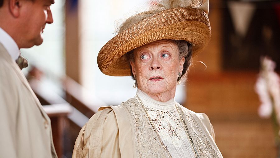 Maggie Smith es Lady Violet, la condesa viuda de Grantham en Downton Abbey