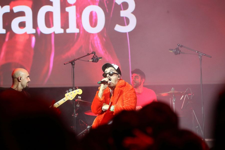 Varry Brava en La radio encendida