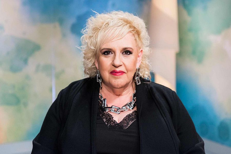 Dirigeix el programa 'De boca a orella' i s'emet cada dia de 15 a 18 hores a Ràdio 4