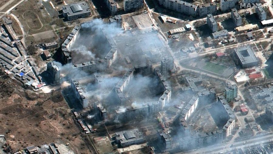 Vista por satélite de los bombardeos sobre edificios residenciales en Mariúpol