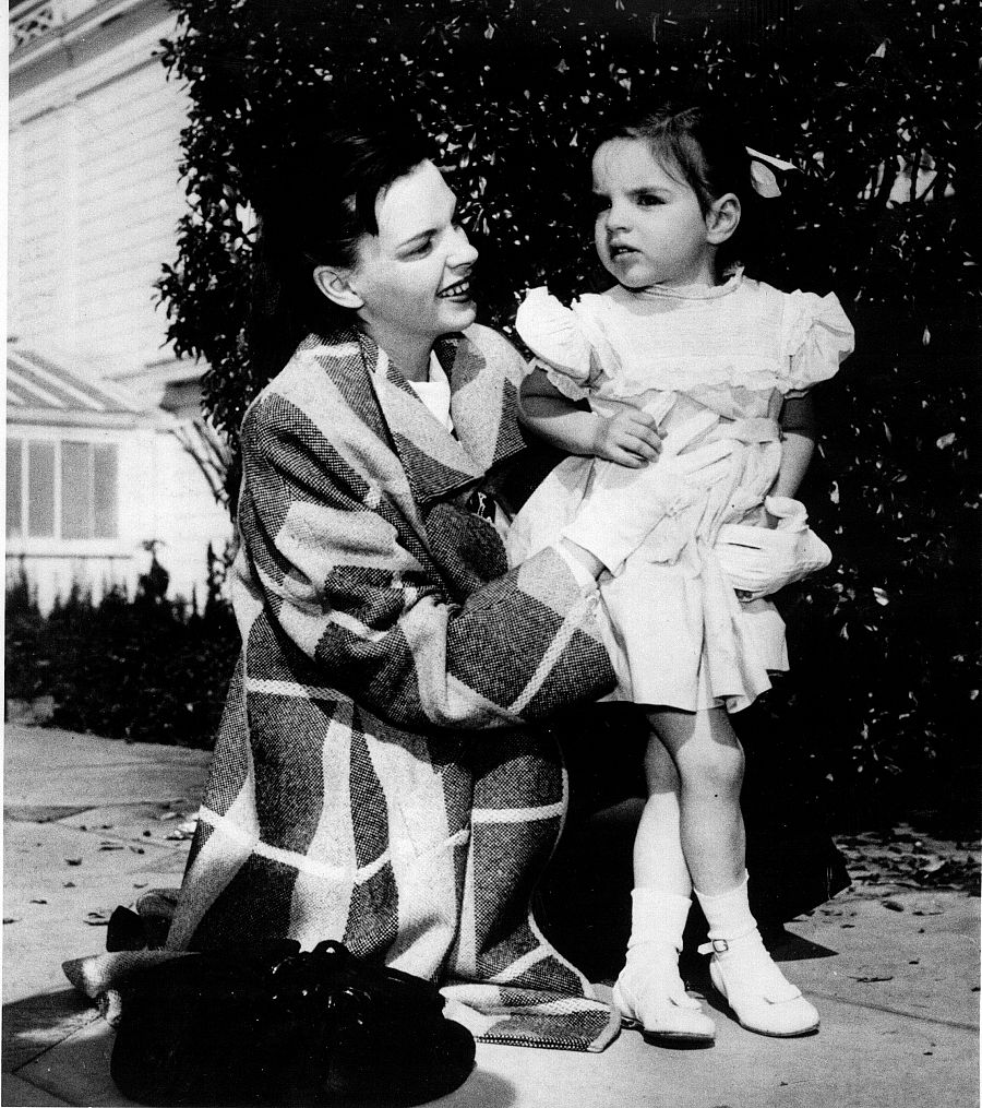 Liza Minnelli y su madre Judy Garland