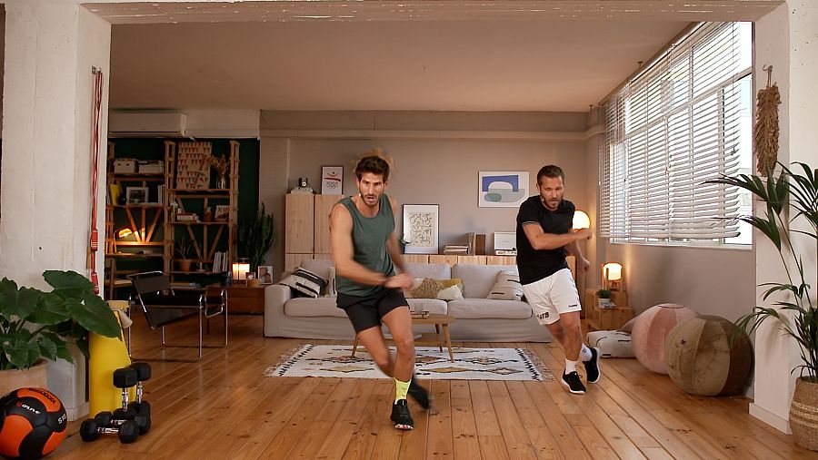 Cesc Escolà i Víctor Tomás en un moment de l'entranament a 'FitMés' creuant les cames