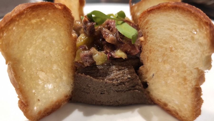 Receta de paté de higaditos de pollo, pera y pechuga de pollo, por el chef Javier Estévez