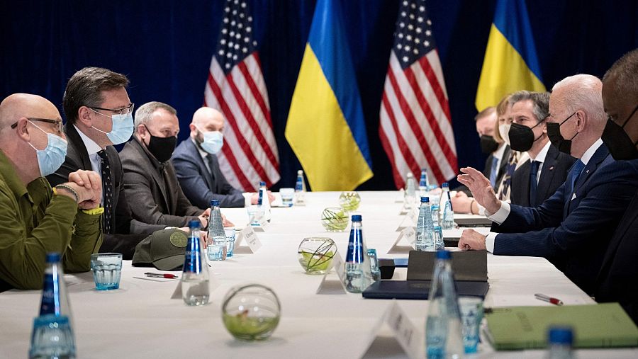 El presidente de Estados Unidos, Joe Biden, se reúne en Polonia con los ministros ucranianos de Exteriores y Defensa