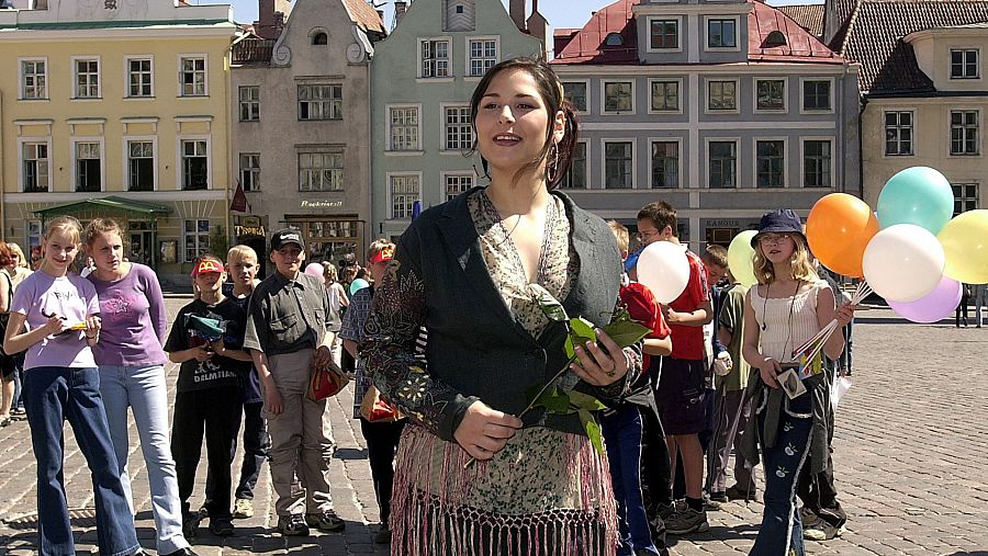 Visita de Rosa al centro histórico de Tallin (Estonia) en mayo de 2002