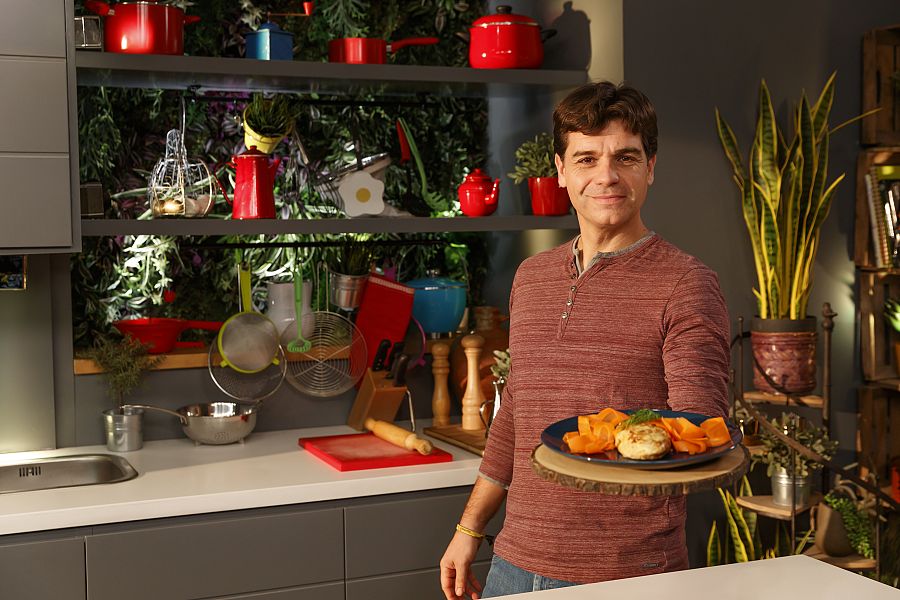 Sergio Fernández con la tortilla de pera