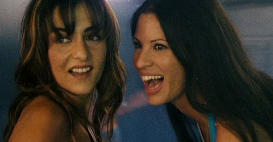 Candela Peña y Micaela Nevárez en 'Princesas' (2005)