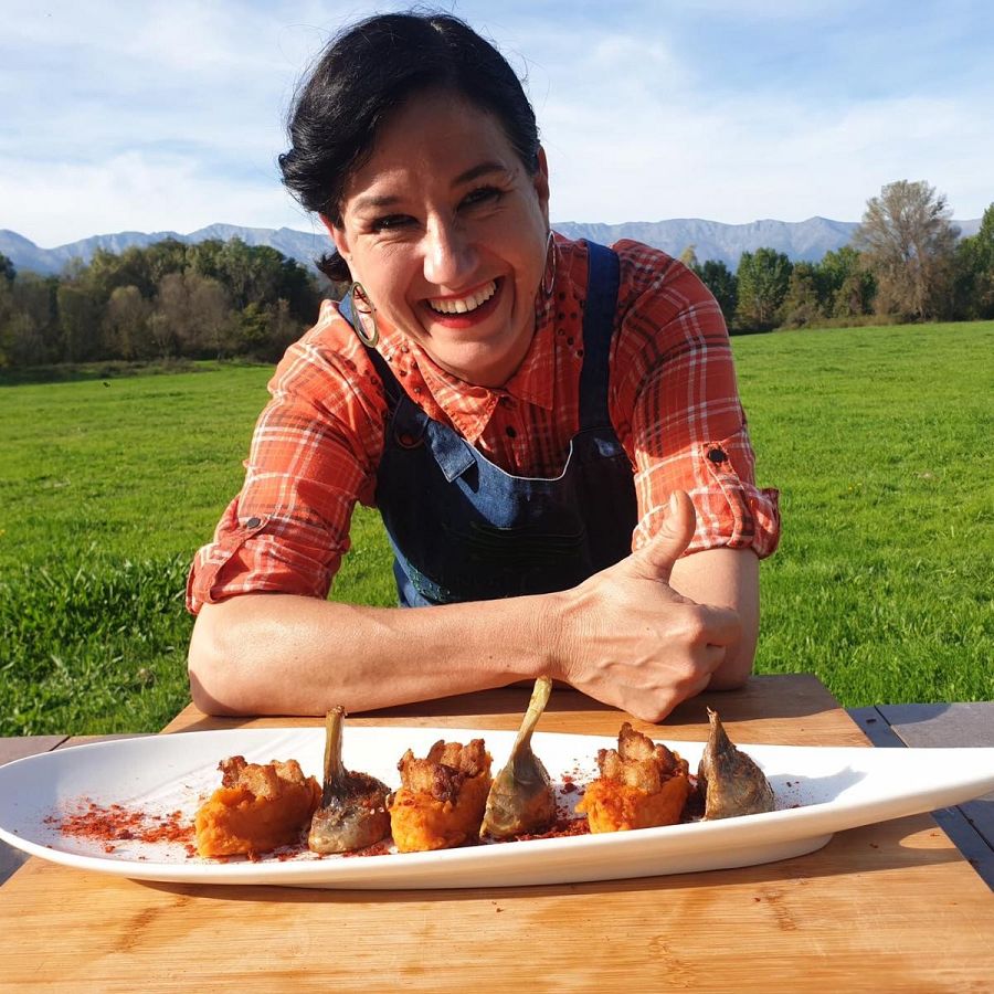 Aizpea Oihaneder cocina alcachofas con patatas revolconas