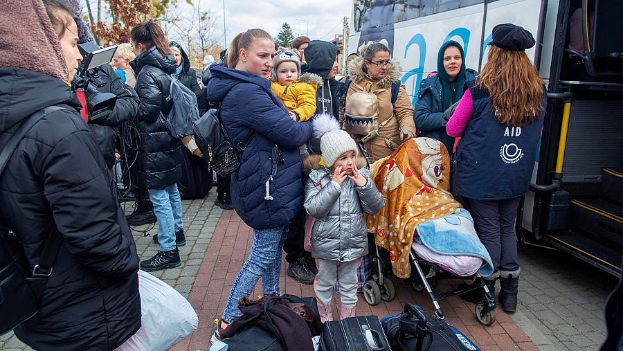 A Valencia han llegado más de 15 autobuses, caravanas y un avión, unas 800 personas