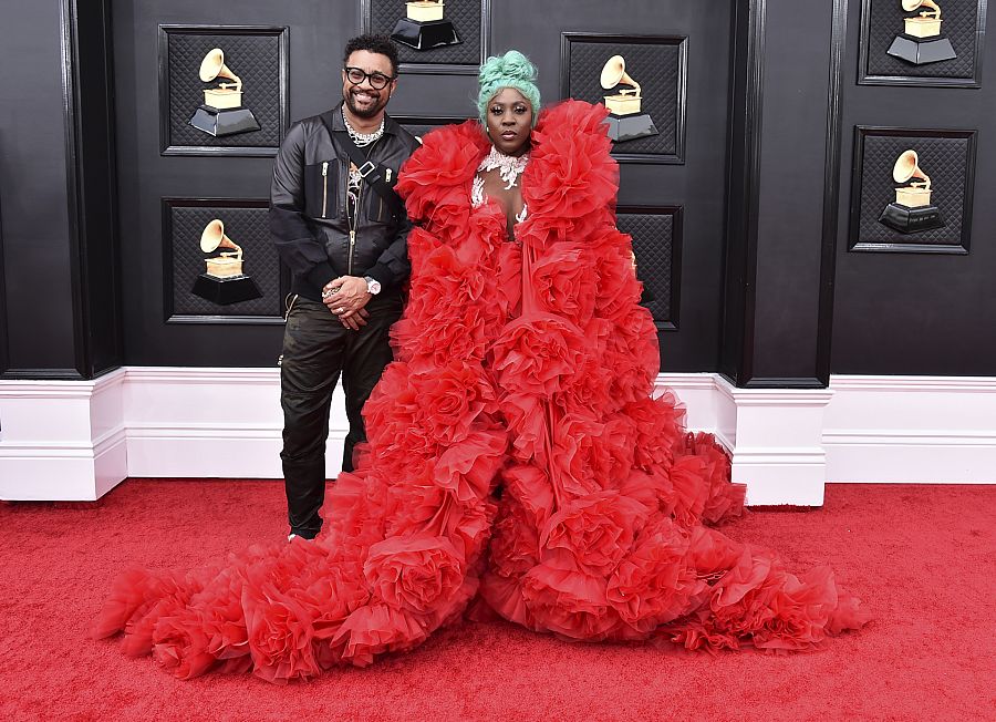 Shaggy y Spice en la alfombra roja de los Grammys 2022