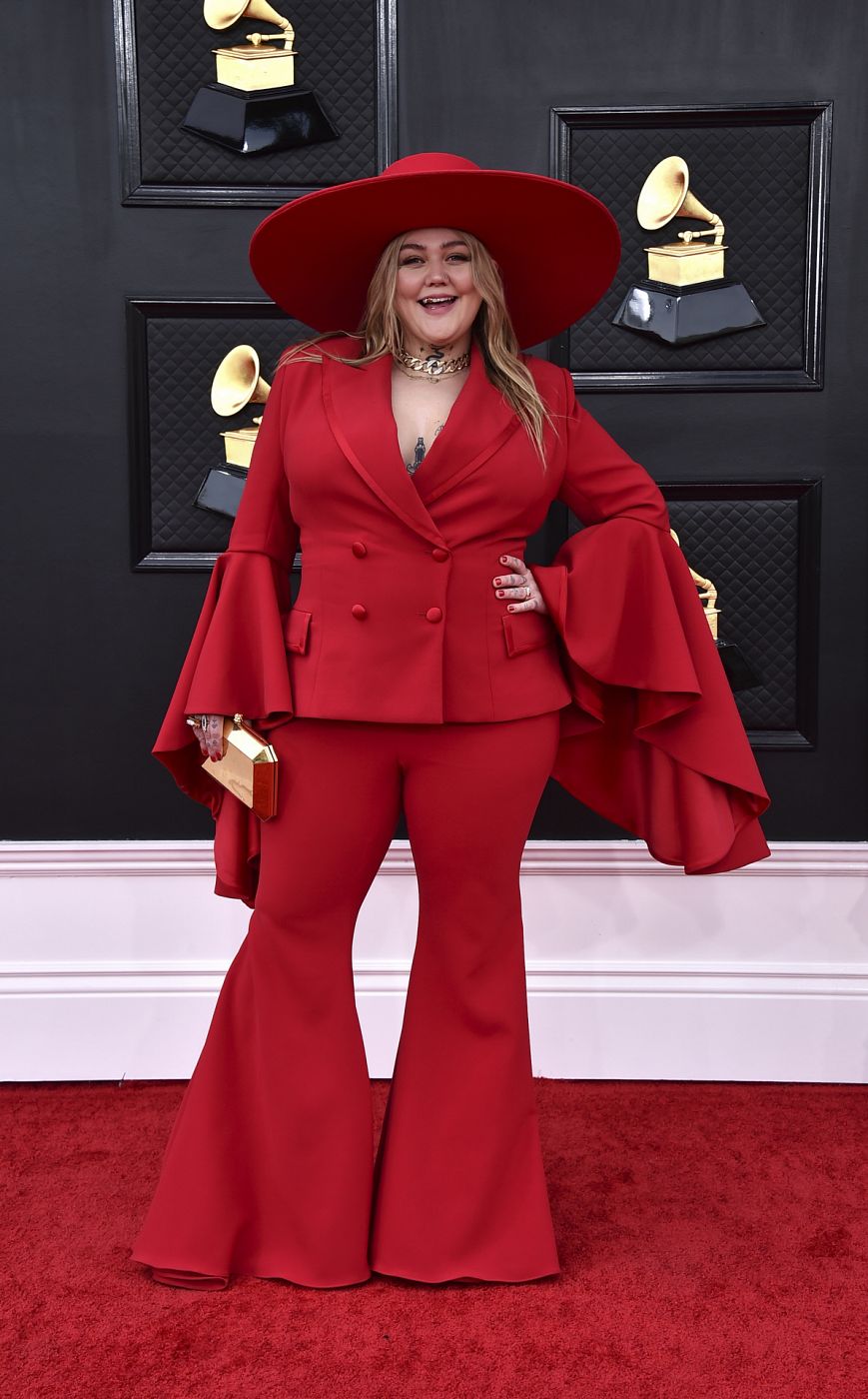 Elle King en la alfombra roja de los Grammys 2022