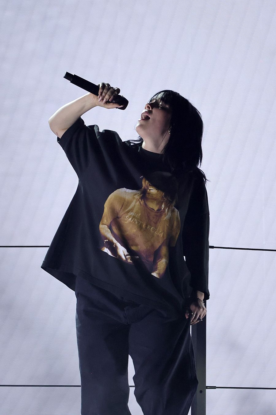 Actuación de Billie Eilish - Premios Grammy 2022