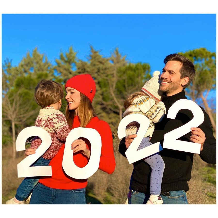 Natalia Sánchez y Marc Clotet celebran el año nuevo con sus hijos Lia y Neo
