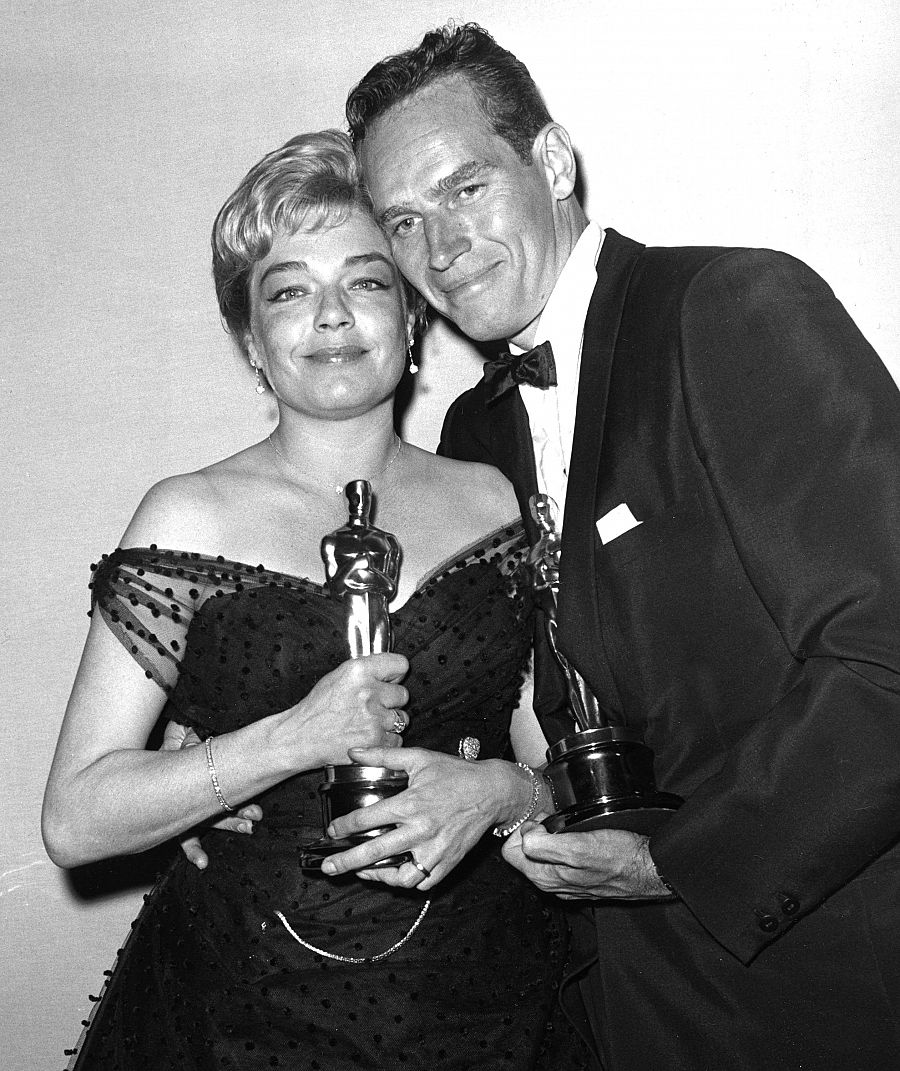 Simone Signoret y Charlton Heston