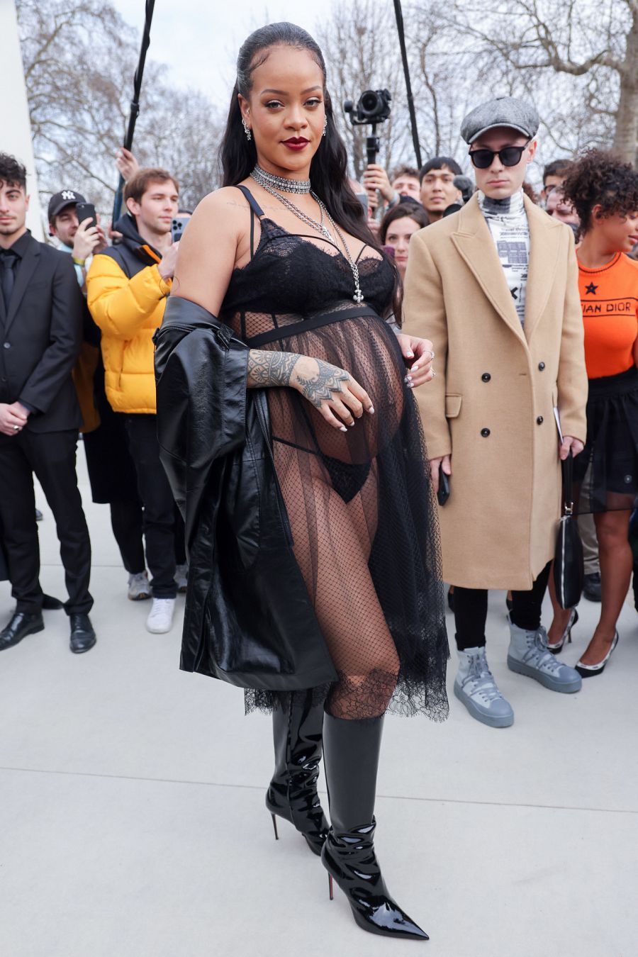 Rihanna reinventa el estilo premamá: 10 mejores looks